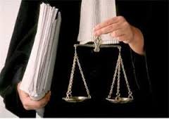 حضور وکلا درمراجع قضایی الزامی شود